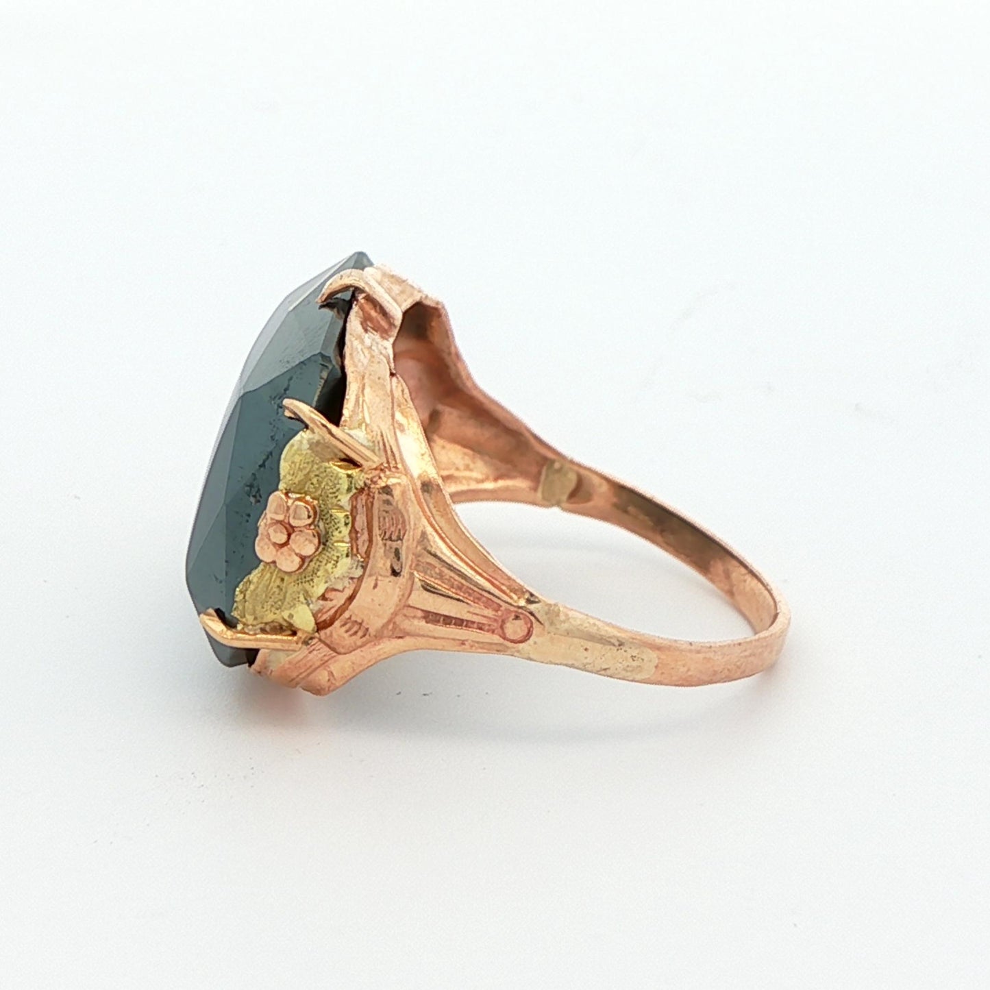 10K Yellow + Green Gold Natural Hematite Ring 1920s Art Deco