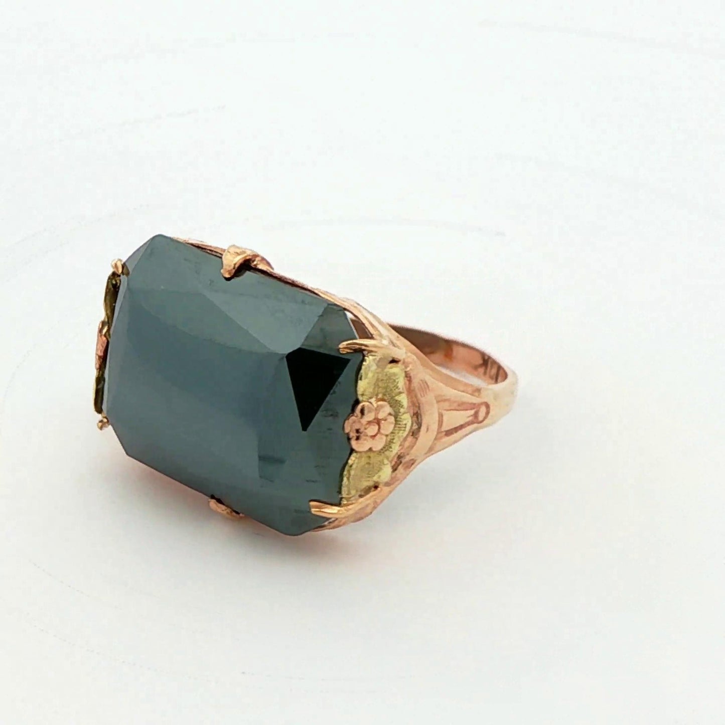 10K Yellow + Green Gold Natural Hematite Ring 1920s Art Deco