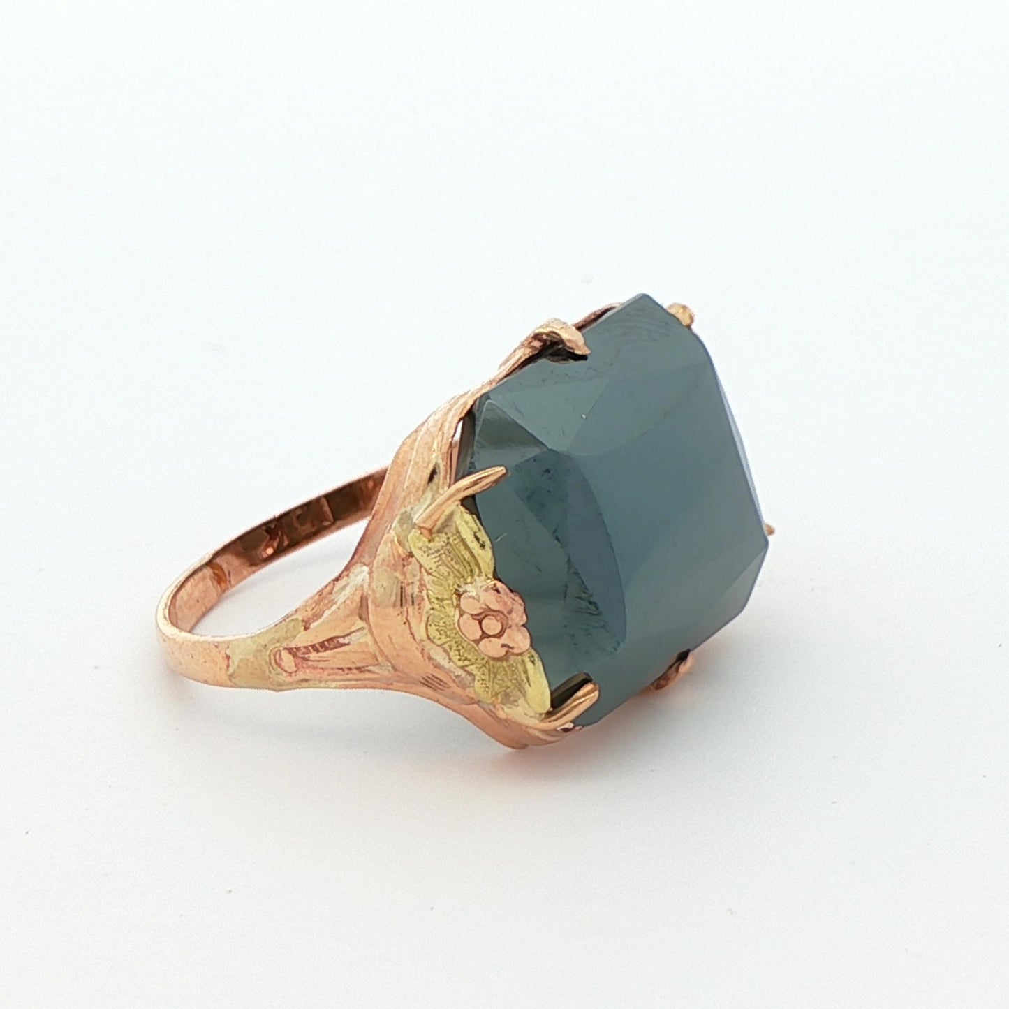 10K Yellow + Green Gold Natural Hematite Ring 1920s Art Deco