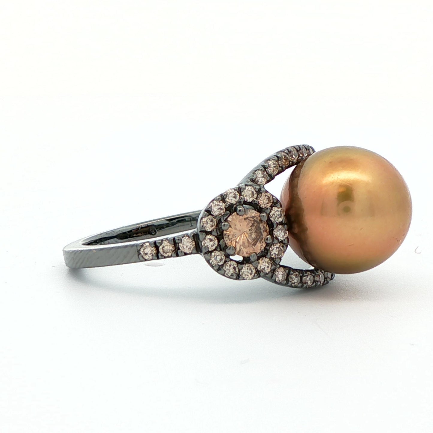 18k White Gold Black Rhodium Gold Pearl & Chocolate Diamond Ring