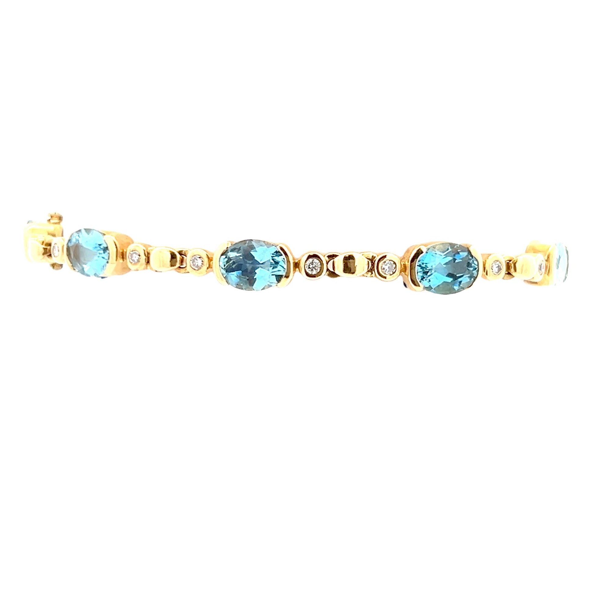 Contemporary 18k Yellow Gold H. Stern Aquamarine & Diamond Bracelet