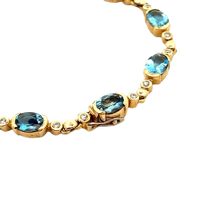 Contemporary 18k Yellow Gold H. Stern Aquamarine & Diamond Bracelet