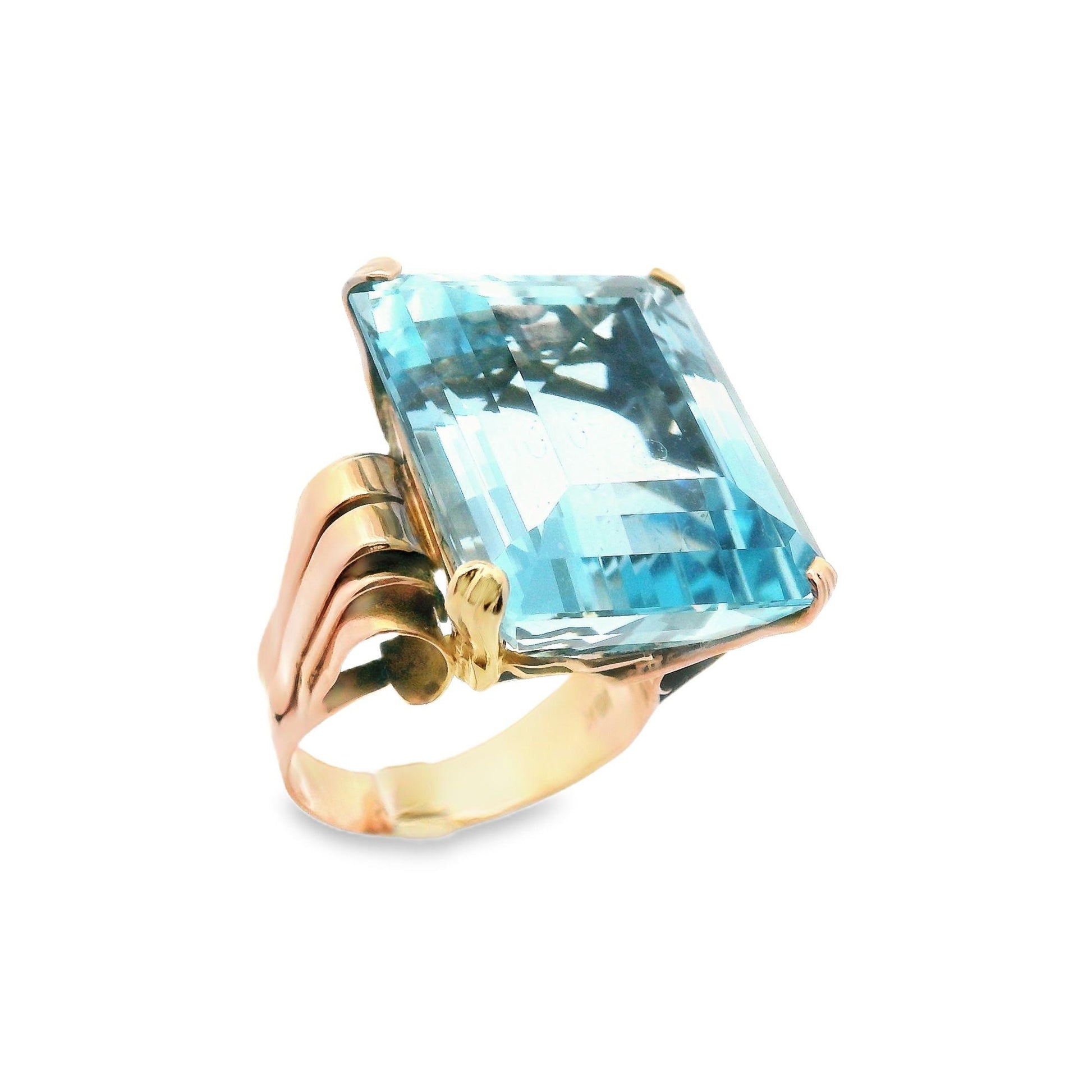 28+ Carat Natural Aquamarine and 18k Rose Gold Art Deco Ring