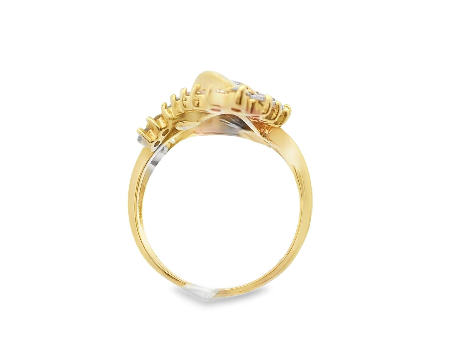14k Yellow Gold Baguette and Round Diamond Cluster Ring