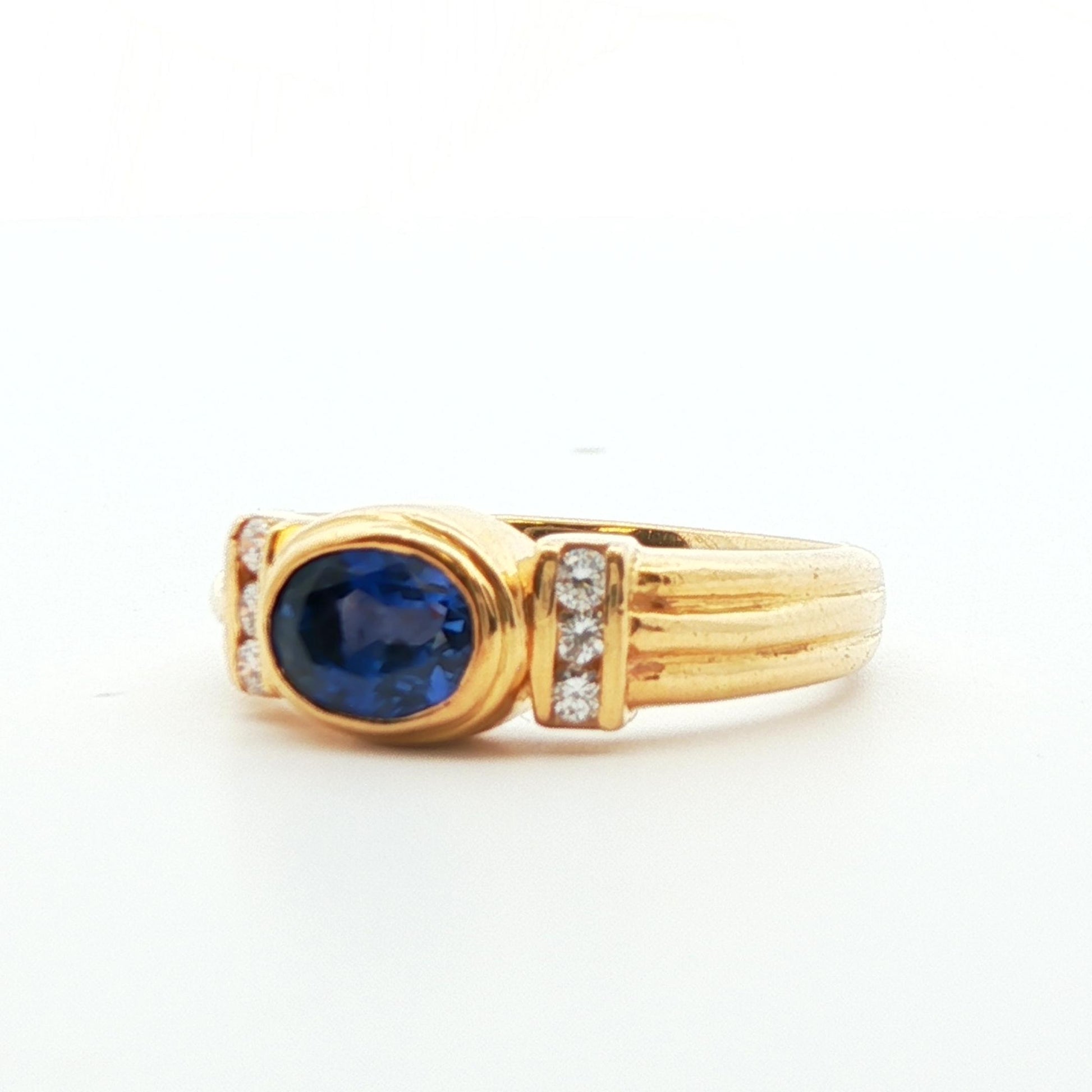 18K Yellow Gold Blue Sapphire & Diamond Ring