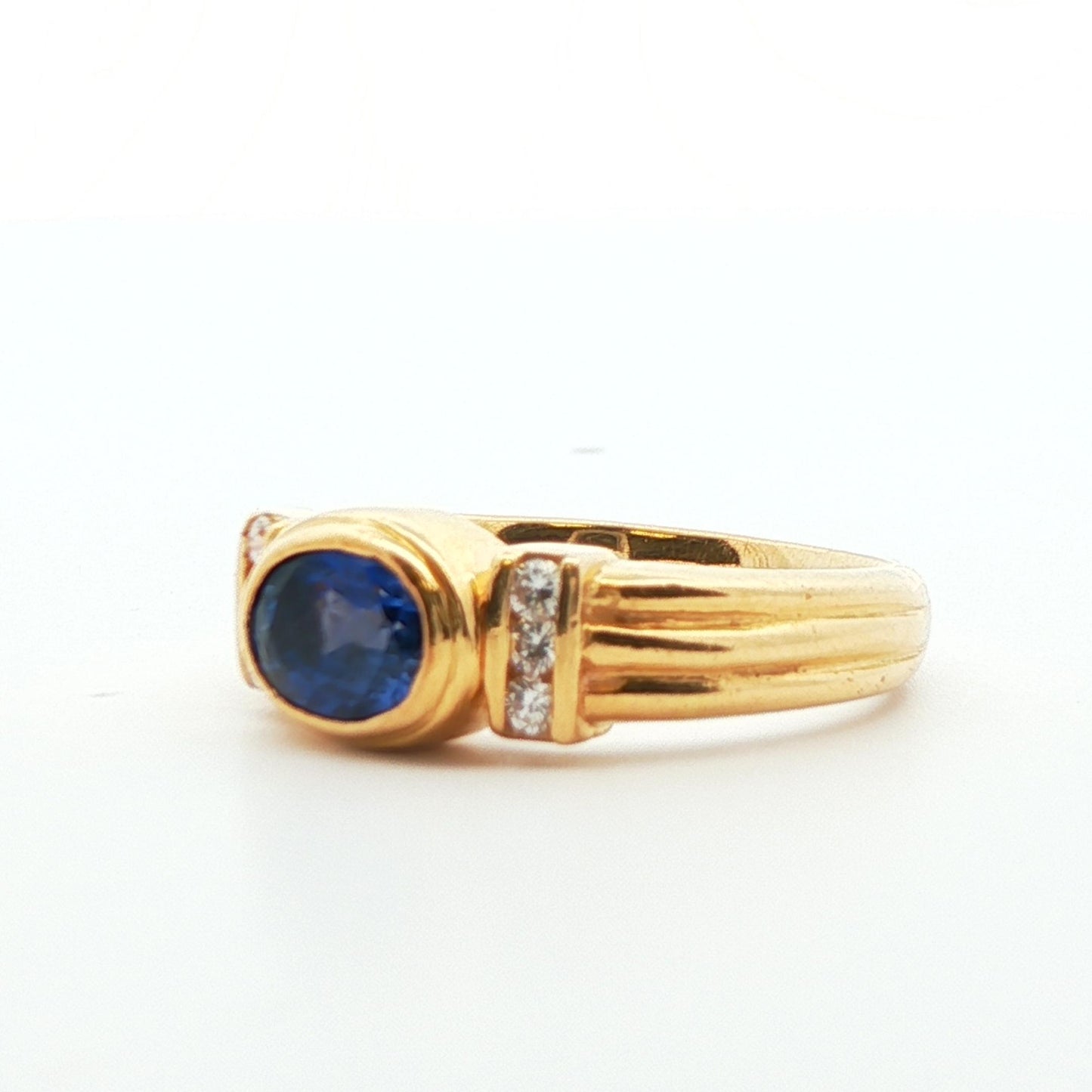 18K Yellow Gold Blue Sapphire & Diamond Ring