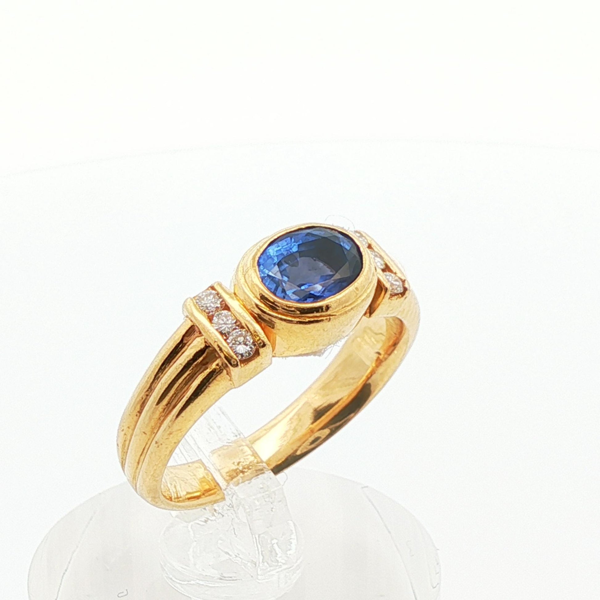 18K Yellow Gold Blue Sapphire & Diamond Ring