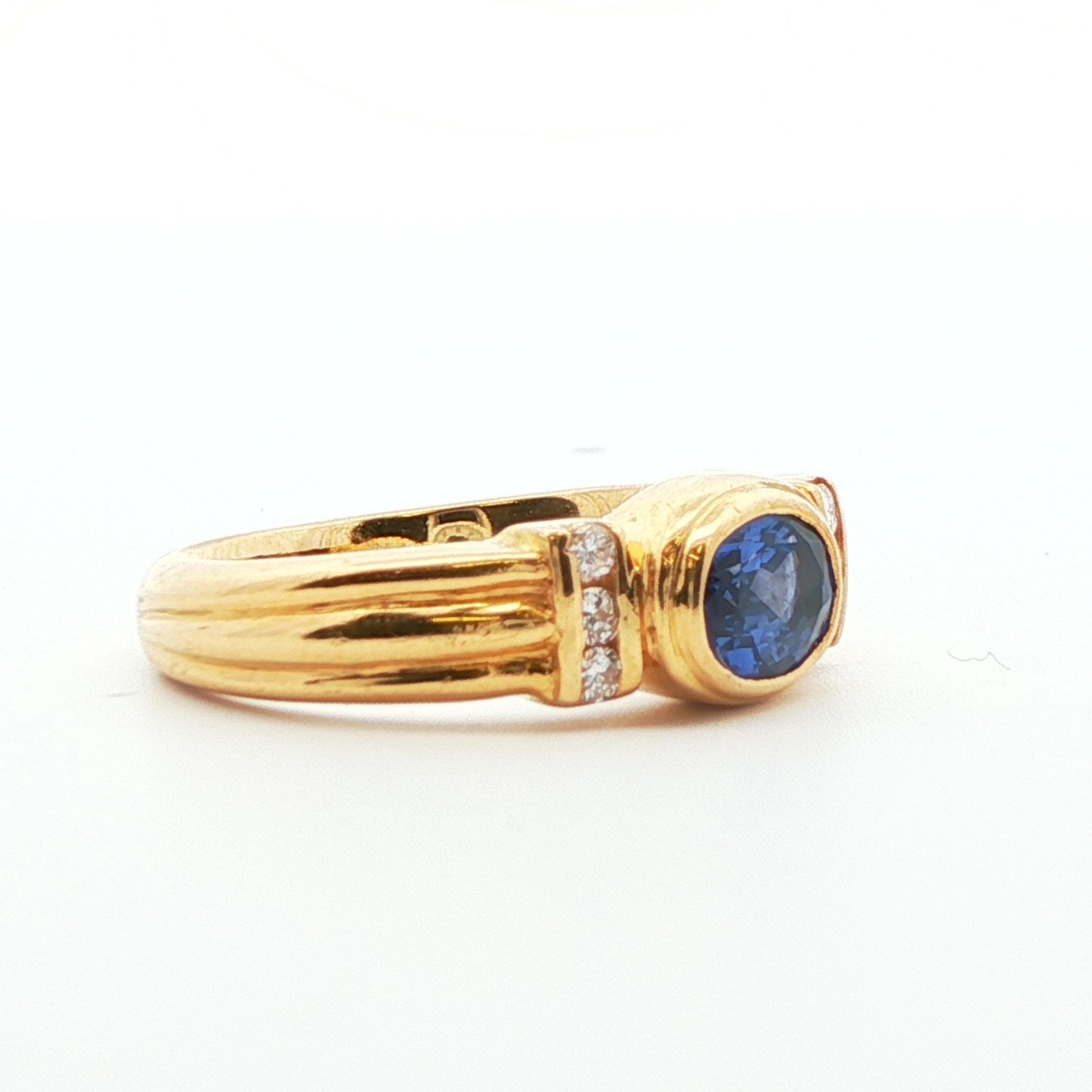 18K Yellow Gold Blue Sapphire & Diamond Ring