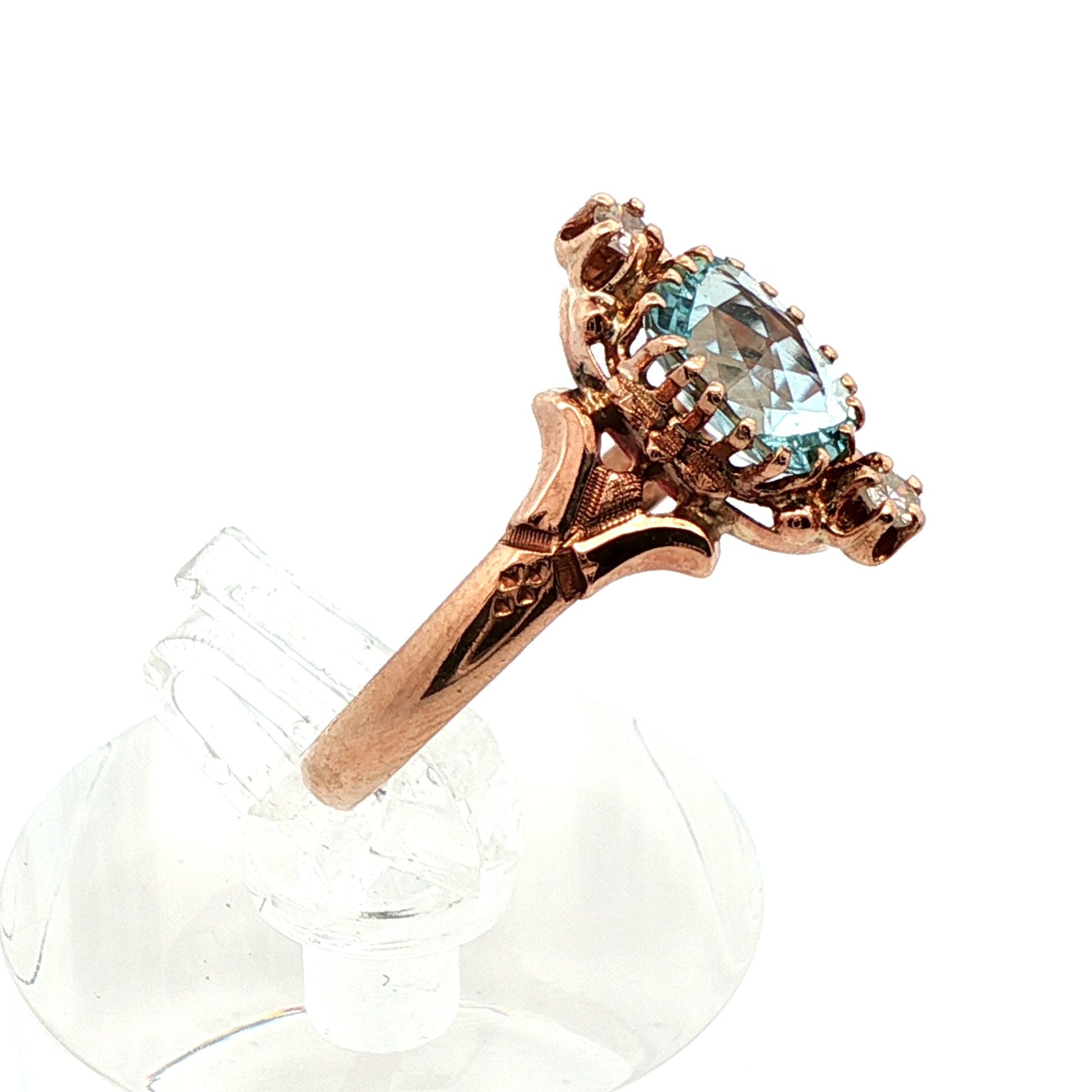 10k Yellow Gold Aquamarine & Diamond Victorian Ring