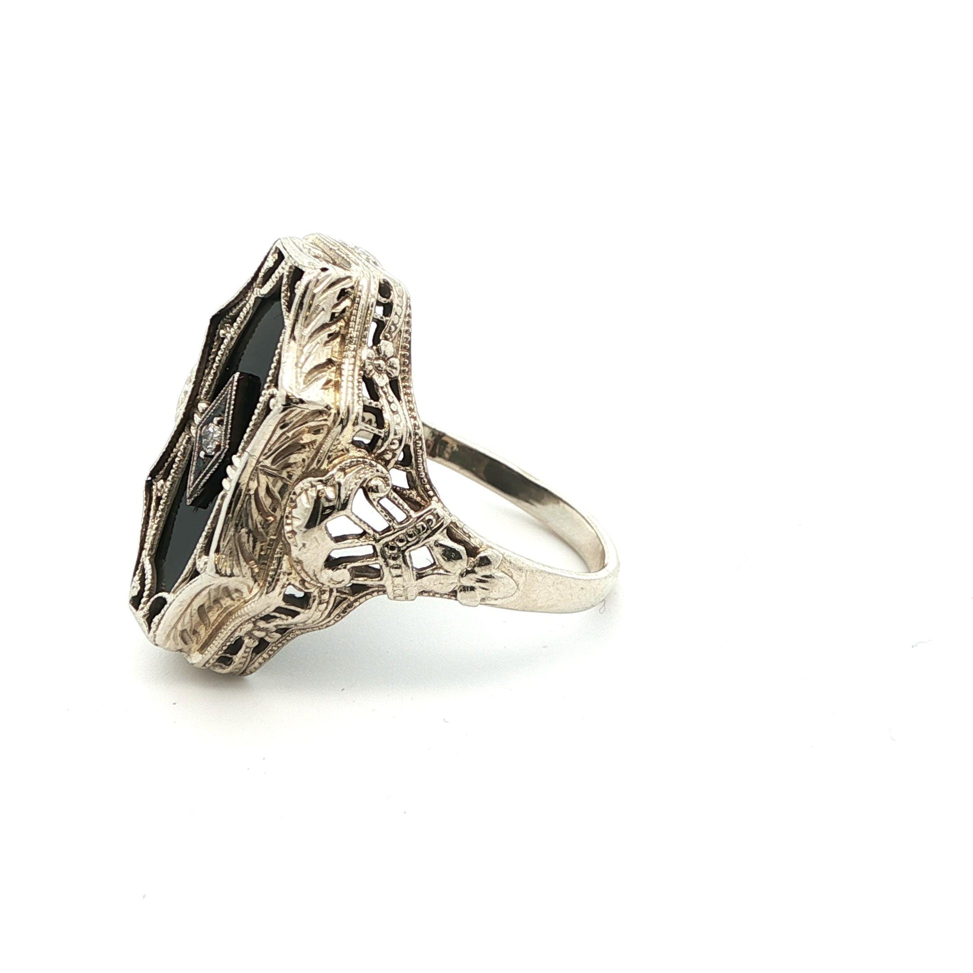 1920s Art Deco 14k White Gold Natural Diamond & Onyx Ring